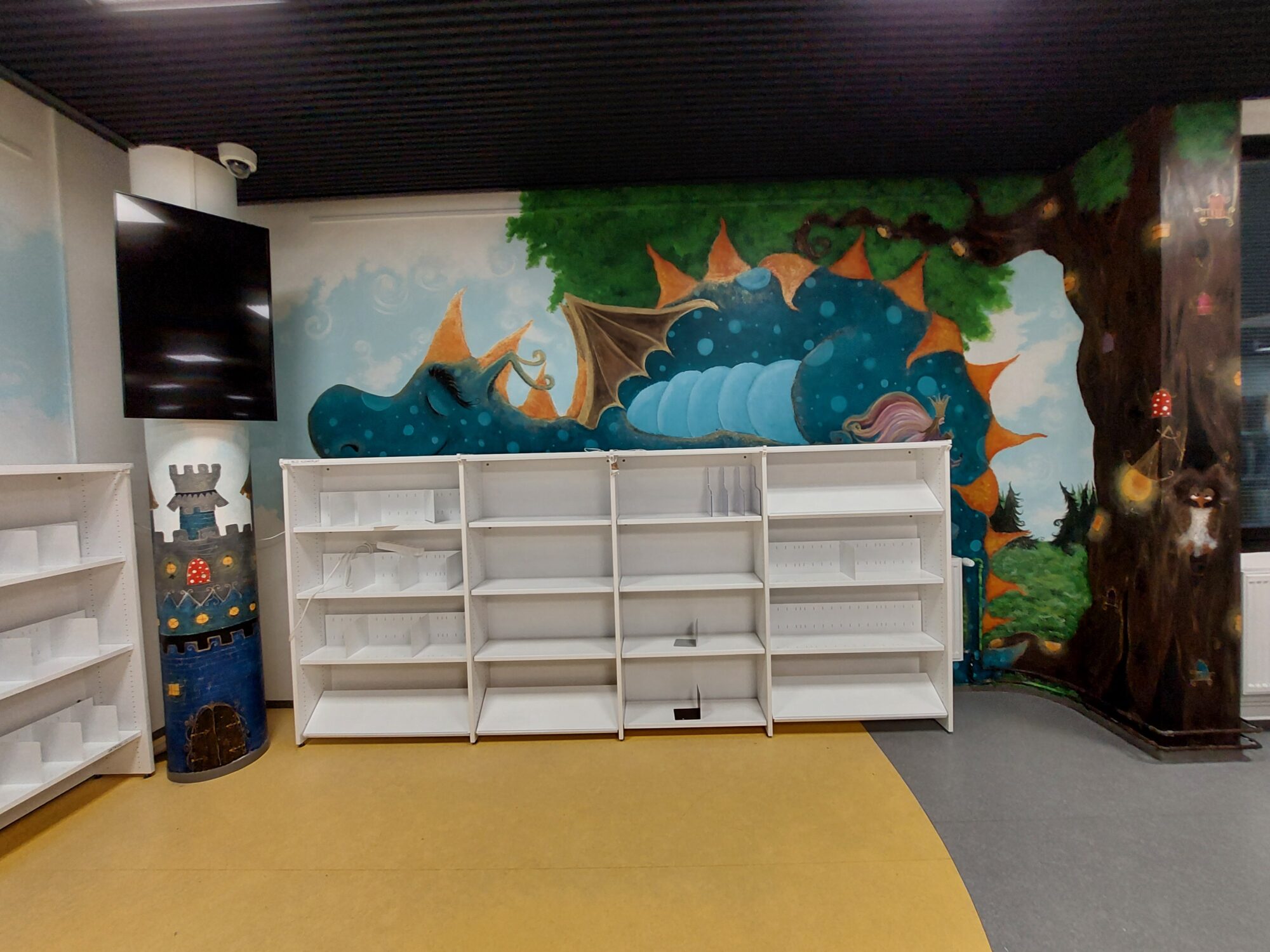 "Pomenia Satuhuone" – taidemaalattu kokonaisuus täynnä tarinaa ja taikaa - Image 24