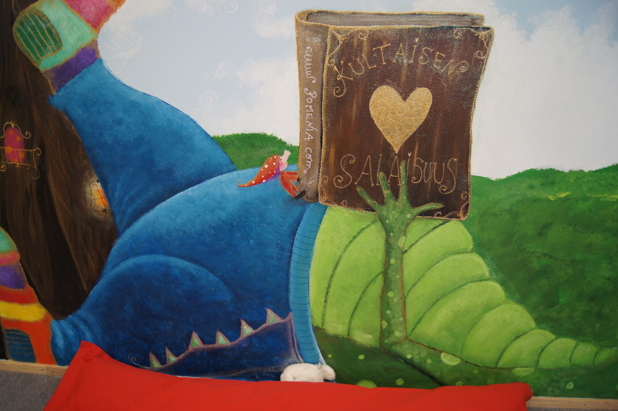 "Pomenia Satuhuone" – taidemaalattu kokonaisuus täynnä tarinaa ja taikaa - Image 32