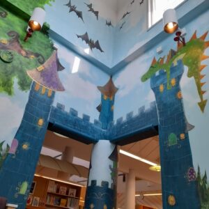 "Pomenia Satuhuone" – taidemaalattu kokonaisuus täynnä tarinaa ja taikaa