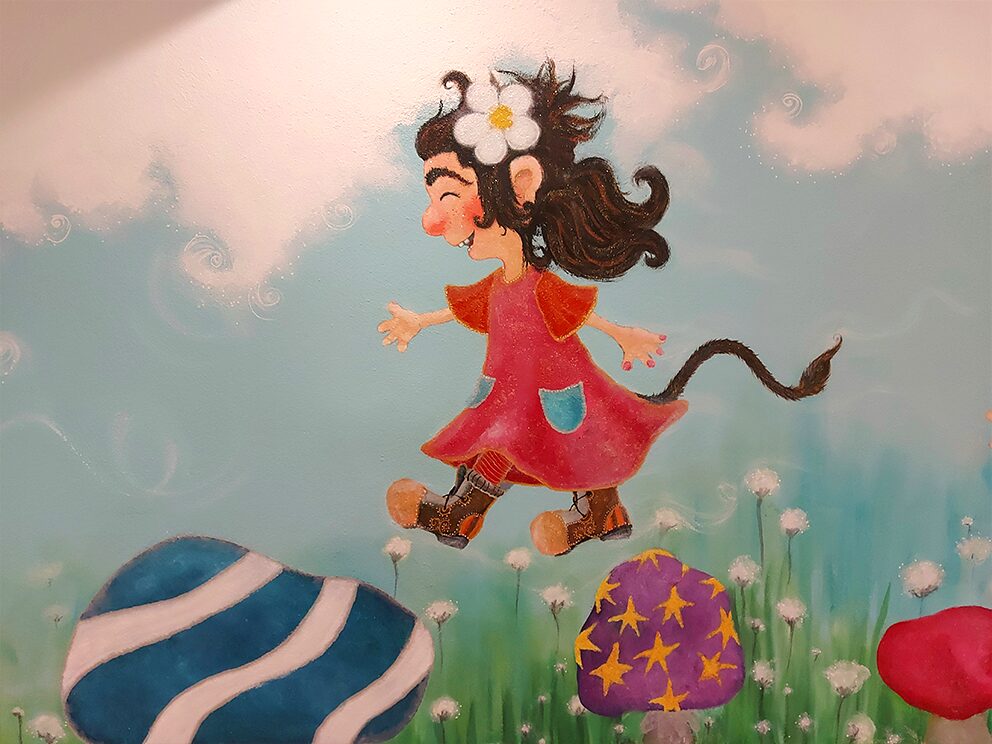 "Uniikki Pomenian Satuhahmo"- satutaiteilijan taidemaalaama suloinen satuhahmo - Image 10