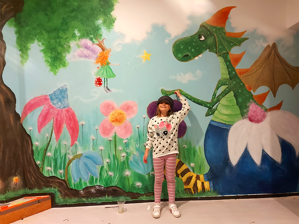 "Pomenia Satuhuone" – taidemaalattu kokonaisuus täynnä tarinaa ja taikaa - Image 13