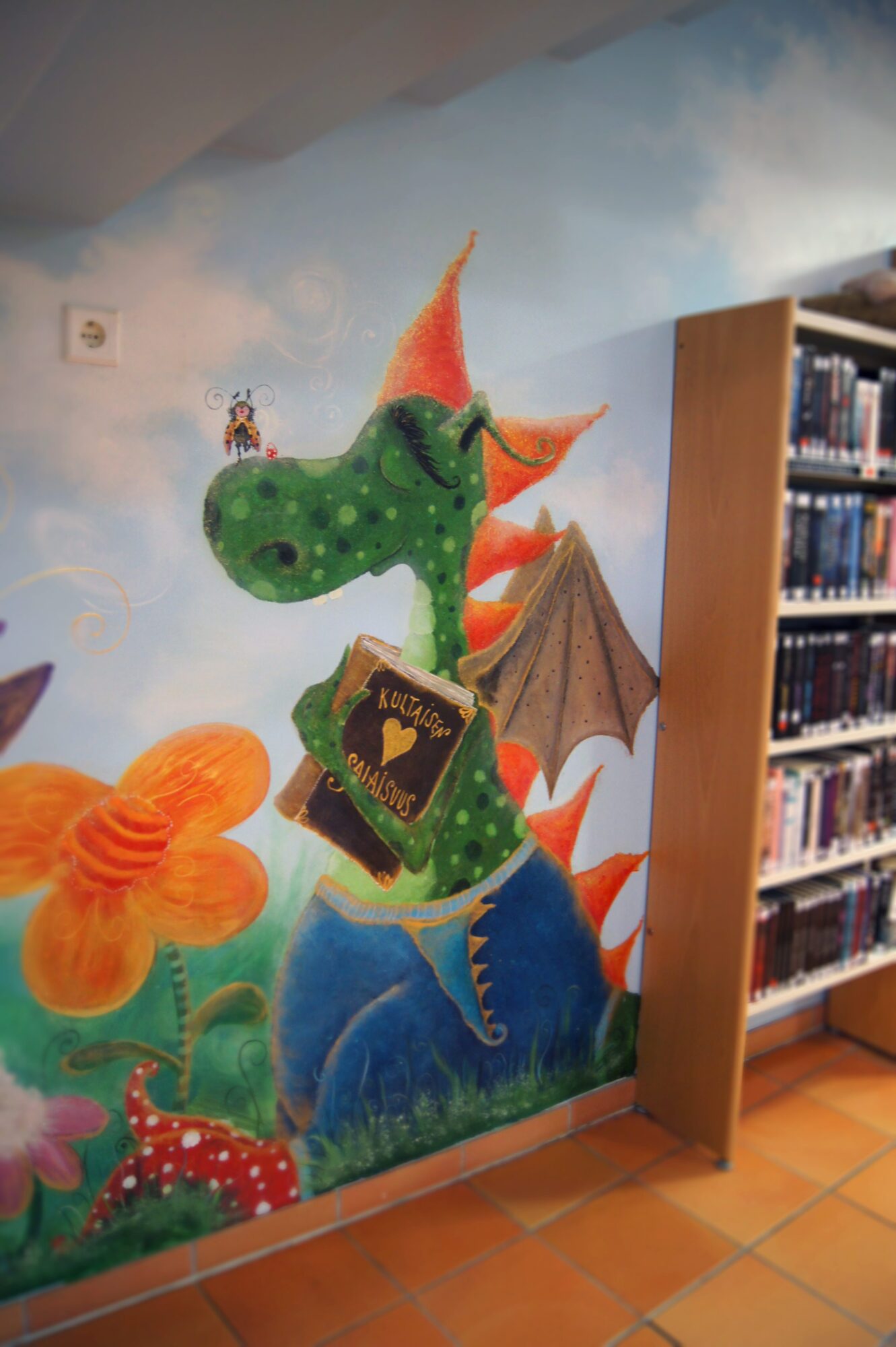 "Uniikki Pomenian Satuhahmo"- satutaiteilijan taidemaalaama suloinen satuhahmo - Image 6