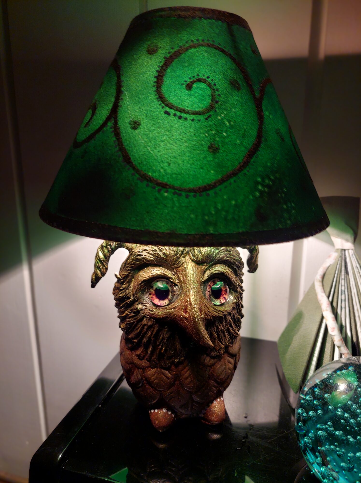 "Pöllö"- keraaminen figuurilamppu