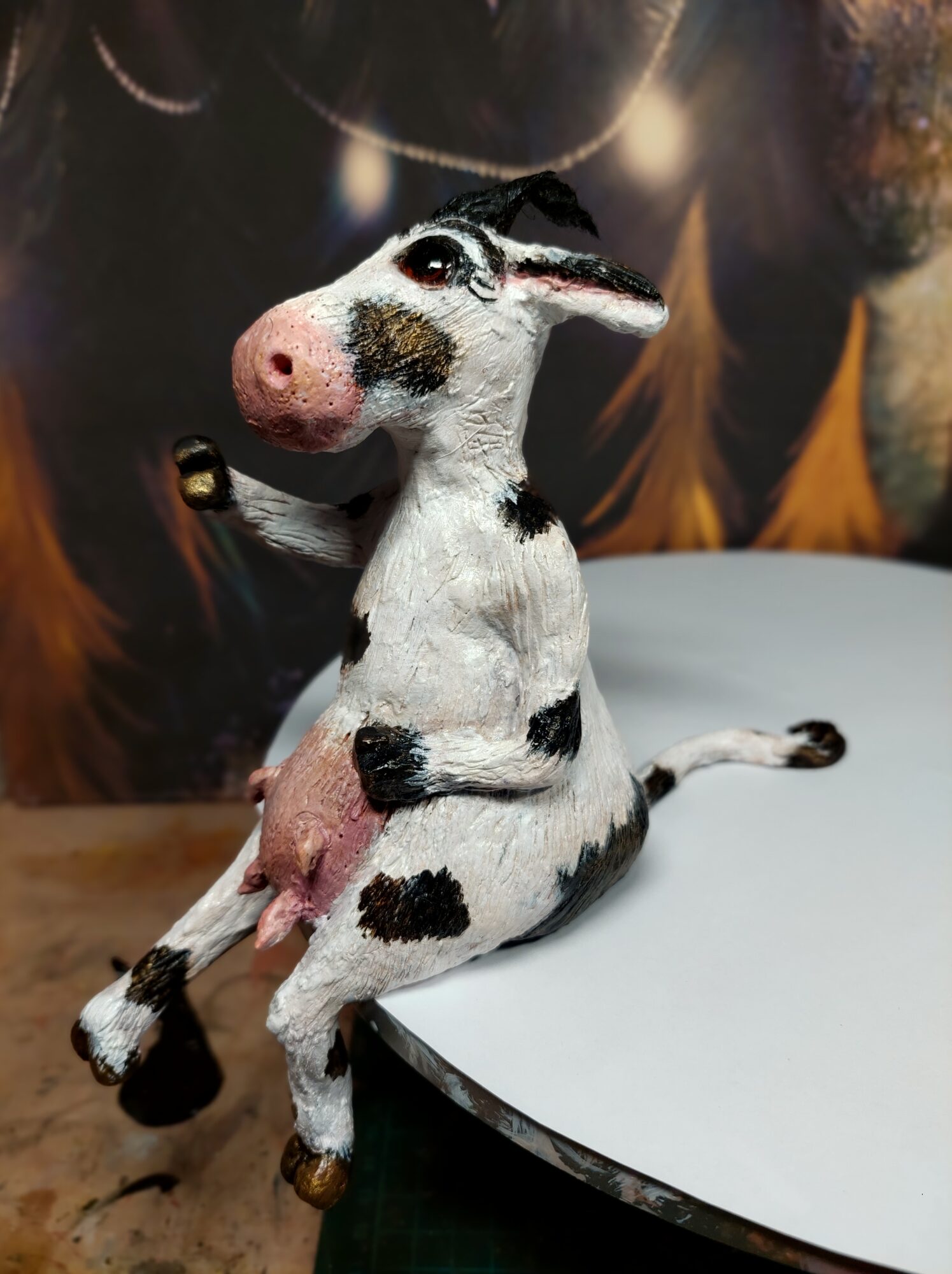 "Herkku"-figuuri, muotoiltu savi - Image 6